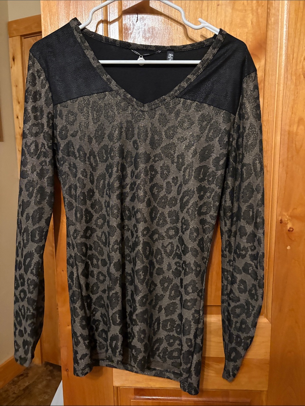 Long Sleeve V-Neck Animal Print Top - Black and Gray